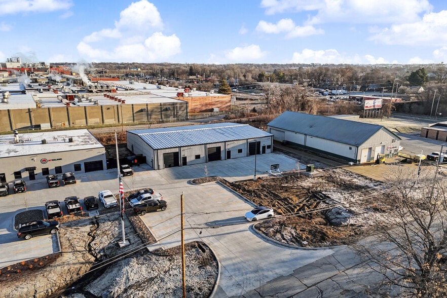 More Photos Of 385 NW 43rd Pl, Des Moines Industrial For Lease