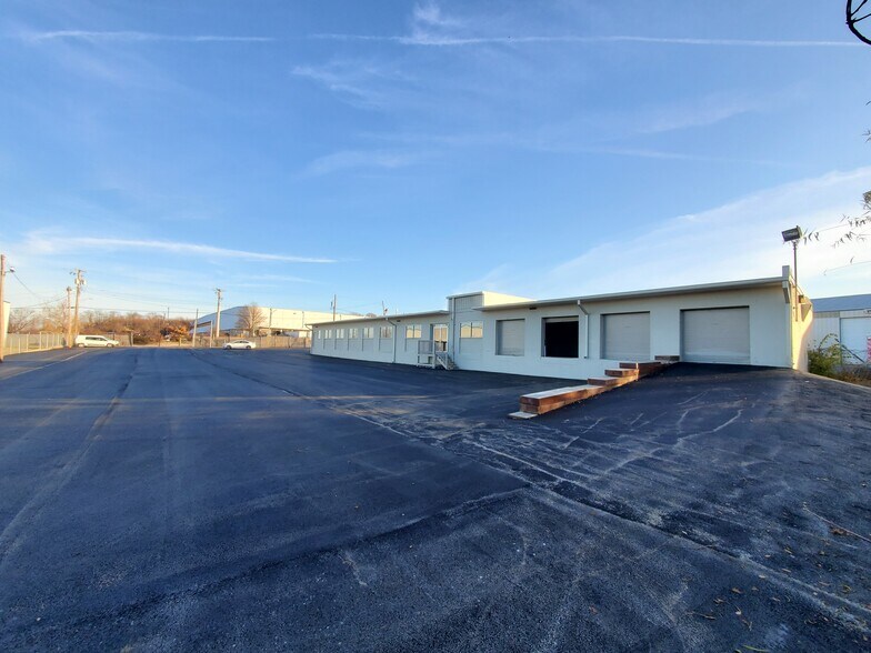 More Photos Of 2510 Erick St, Baltimore Warehouse For Lease