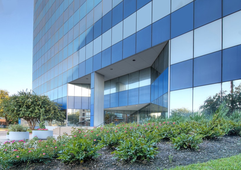 More Photos Of 5858 Westheimer Rd, Houston Office For Lease