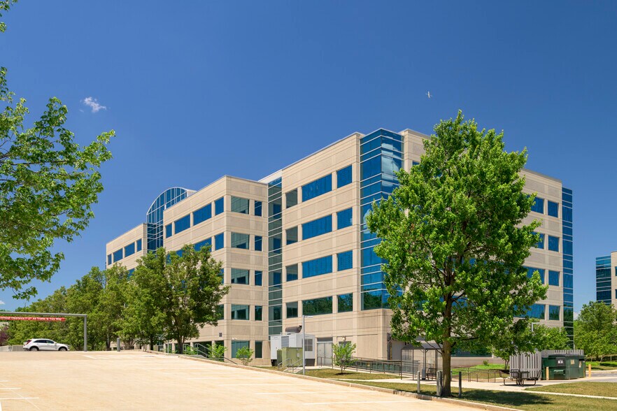 More Photos Of 2711 Technology Dr, Annapolis Junction Office For Lease