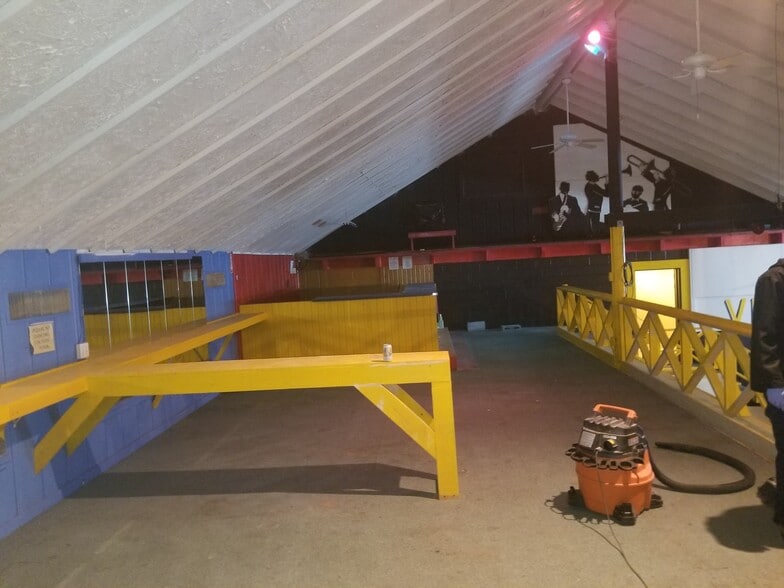 More Photos Of 215 Tallassee Rd, Athens Auto Repair For Lease