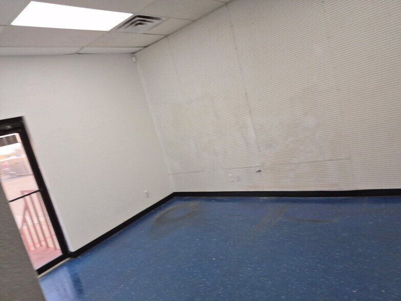 More Photos Of 5217 Davis Blvd, North Richland Hills Unknown For Lease