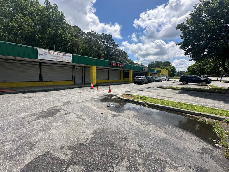 More Photos Of 905 James Jackson Pky, Atlanta General Retail For Sale