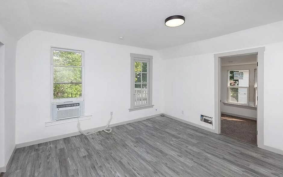 More Photos Of 1333 22nd St, Des Moines Apartments For Sale