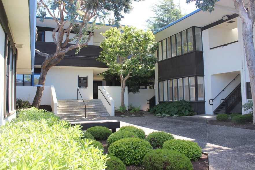 More Photos Of 26607-26625 Carmel Center Pl, Carmel Medical For Lease