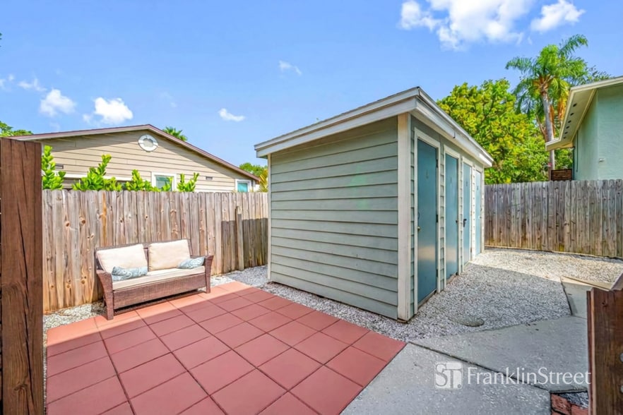 More Photos Of 6829 S Desoto St, Tampa Apartments For Sale