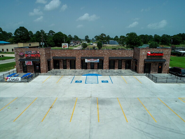 More Photos Of 5111 Common St, Lake Charles General Retail For Lease