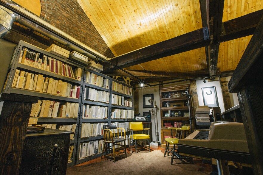 More Photos Of 114-116 17th Ave S, Nashville Office For Sale