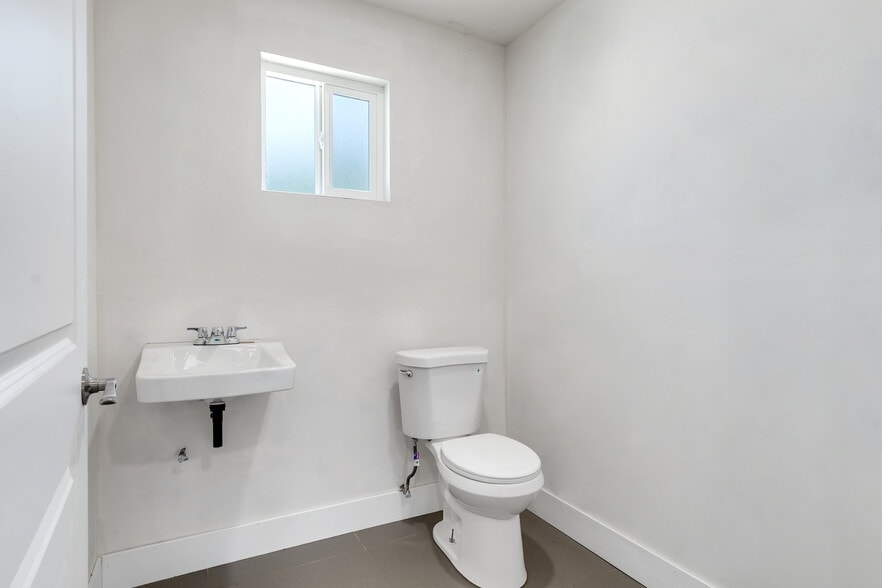 More Photos Of 19620 Temescal Canyon Rd, Corona Specialty For Sale