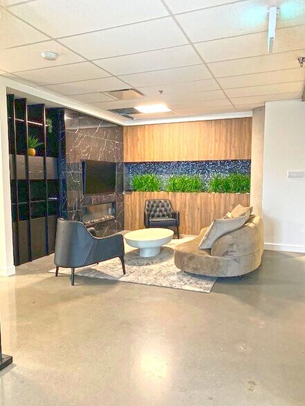 More Photos Of 9150 Boul Leduc, Brossard Office For Lease