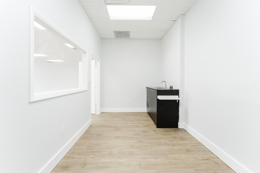 More Photos Of 3907-3943 N Federal Hwy, Pompano Beach Unknown For Lease