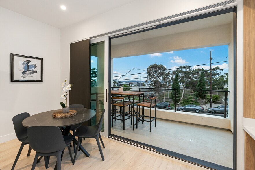 More Photos Of 2015 Albatross St, San Diego Apartments For Sale