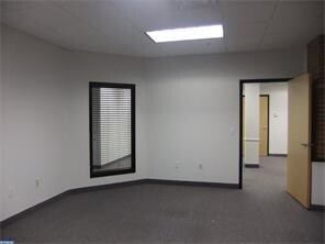 More Photos Of 422 Mill St, Bristol Office For Sale
