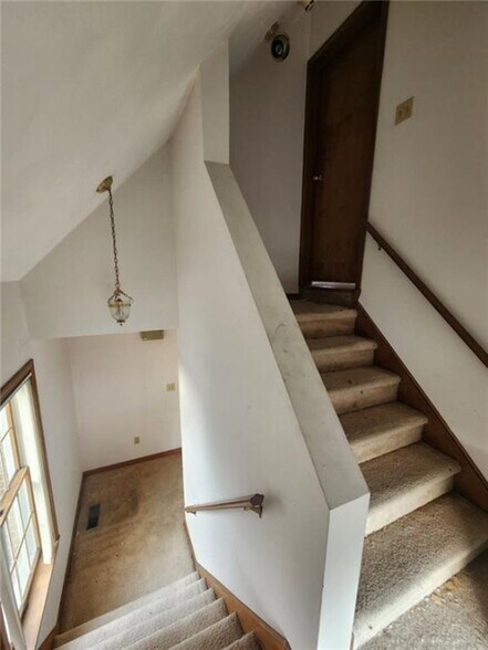 More Photos Of 1531 Mineral Spring Ave, North Providence Office For Sale
