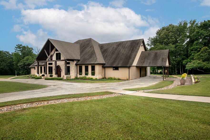 286 An County Road 1400, Palestine, TX 75801 - Lodge Meeting Hall For