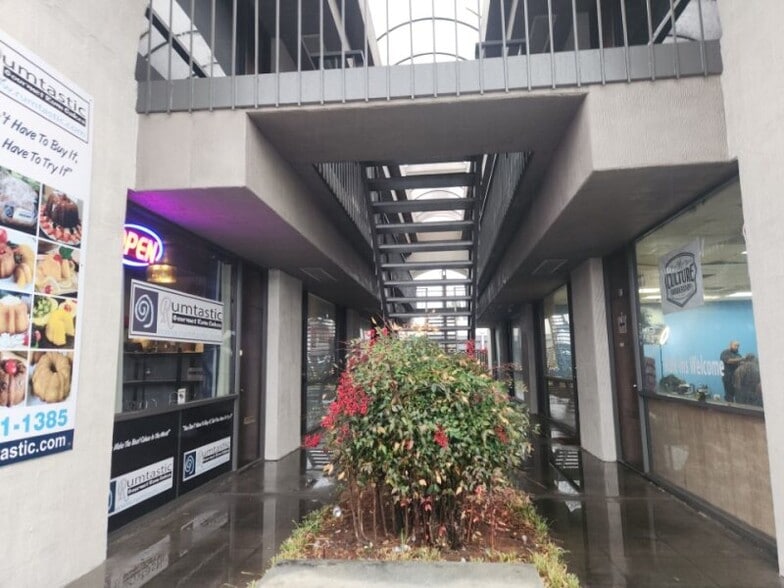 More Photos Of 1392-1424 Roswell Rd, Marietta Storefront For Lease