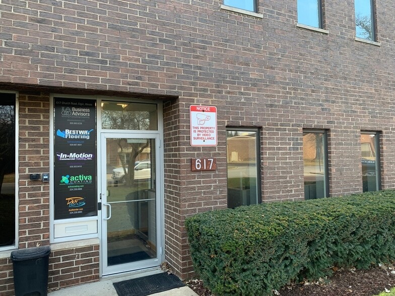 More Photos Of 605-617 Church Rd, Elgin Warehouse For Lease