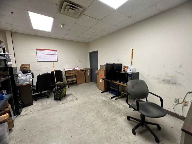 More Photos Of 311 W Central, Valdosta Manufacturing For Sale