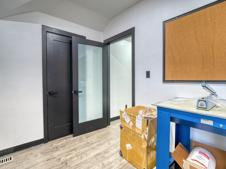 More Photos Of 10850 Pearl Rd, Strongsville Office For Sale