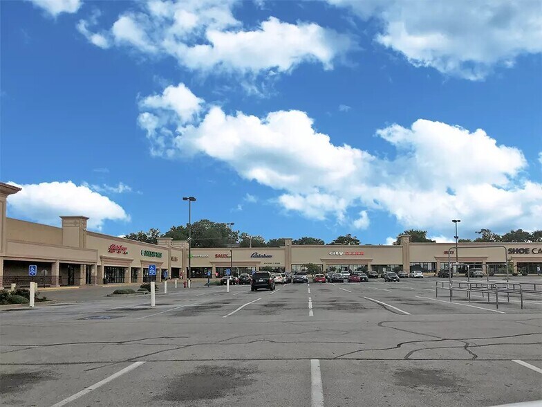 More Photos Of 3847-3865 Gravois Ave, Saint Louis Unknown For Lease