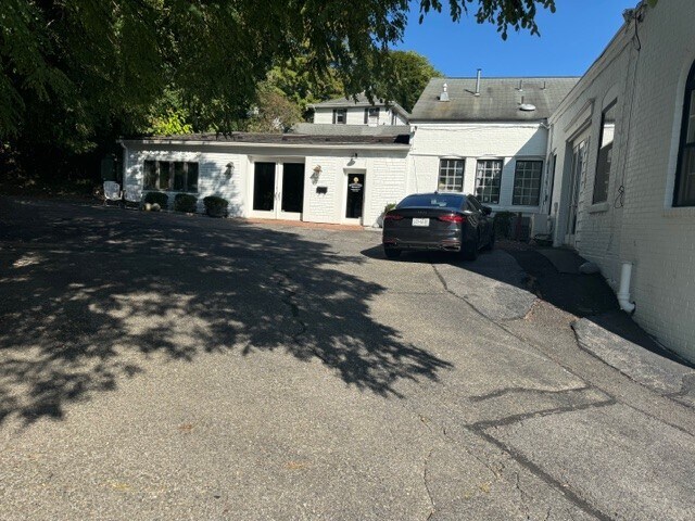 More Photos Of 52 Babbitt Rd, Bedford Hills General Retail For Lease