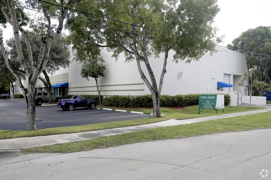 Primary Photo Of 3401 N 29th Ave, Hollywood Warehouse For Lease