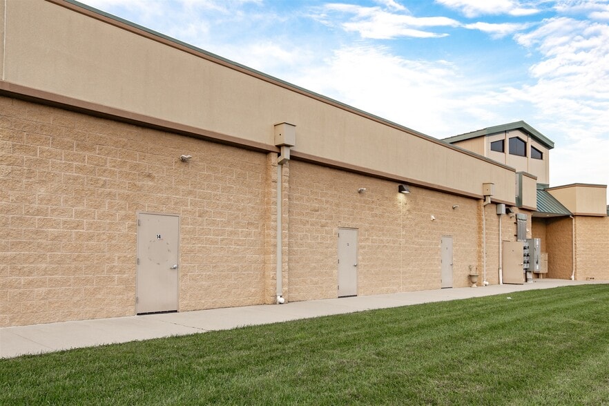 More Photos Of 680 Route 33 E, East Windsor General Retail For Lease