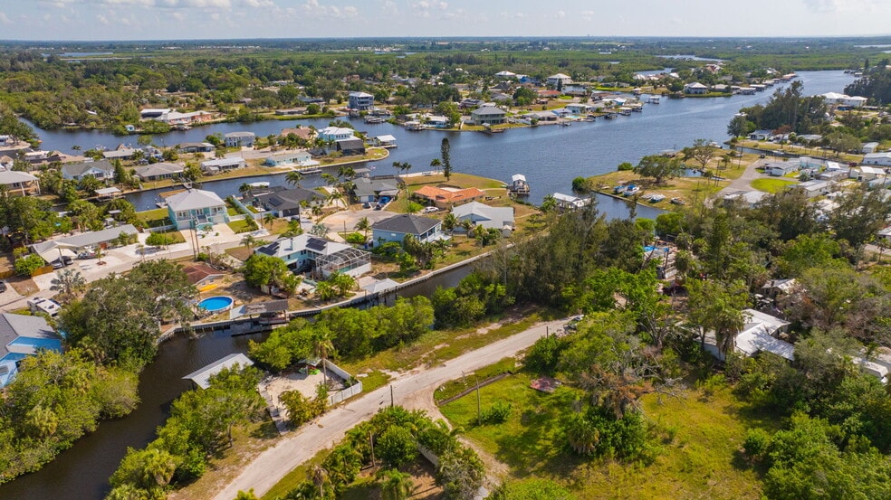 More Photos Of 826 W Shell Point Rd, Ruskin Land For Sale