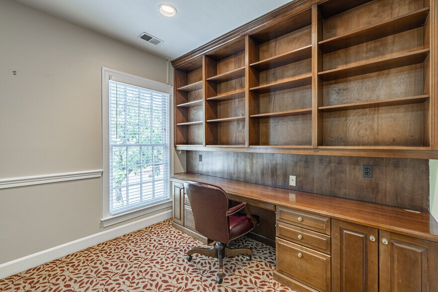 More Photos Of 223-225 N Washington St, Alexandria Office For Lease