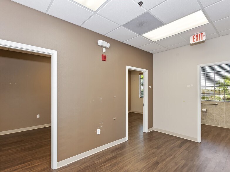 More Photos Of 35400 Bob Hope Dr, Rancho Mirage Medical For Sale