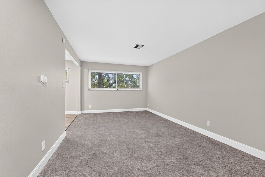 More Photos Of 3670 Seabrook Ave, Columbus Apartments For Sale