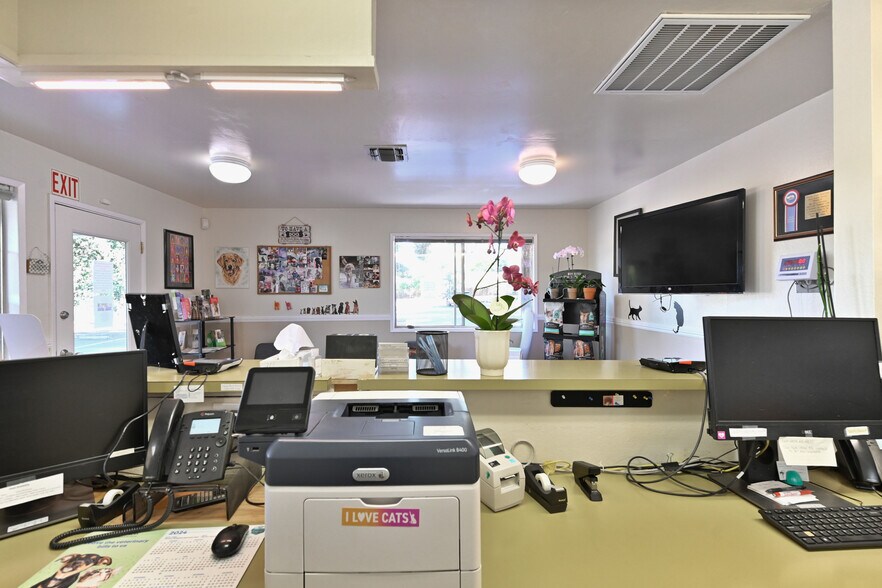 More Photos Of 382 CA-4, Murphys Office For Sale