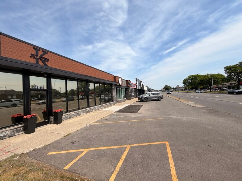 More Photos Of 28142 Woodward Ave, Royal Oak Storefront For Lease