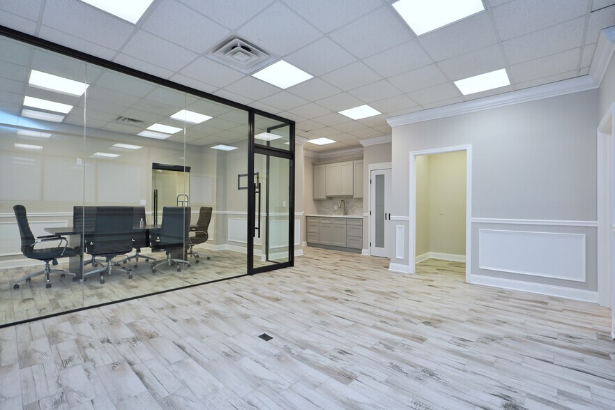 More Photos Of 260 Christopher Ln, Staten Island Medical For Lease