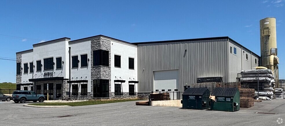 Primary Photo Of 182 Orlan Rd, New Holland Warehouse For Lease