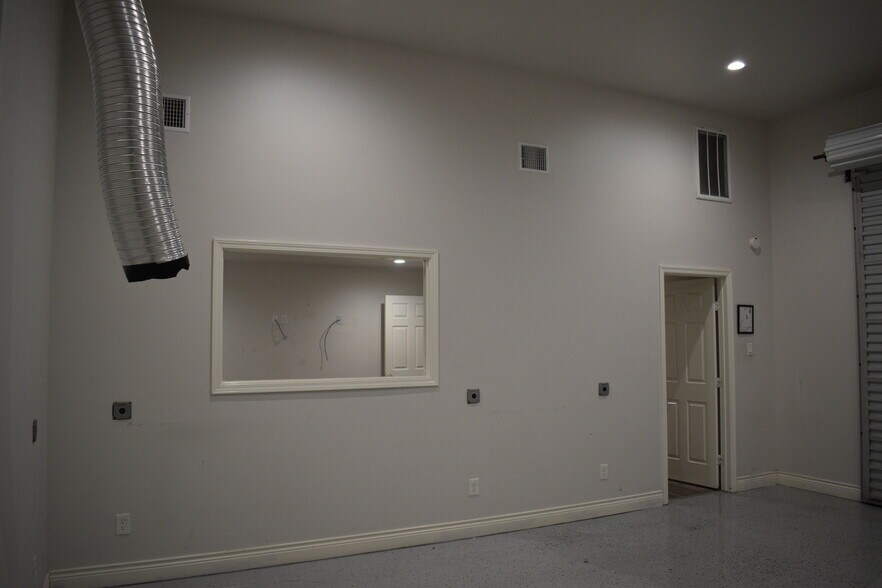 More Photos Of 4402 Rex Rd, Friendswood Unknown For Lease