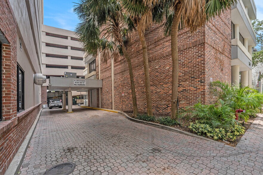 More Photos Of 240 1st Ave S, Saint Petersburg Loft Creative Space For Sale