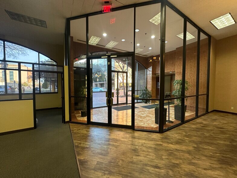 More Photos Of 100 Main St, Fort Worth Loft Creative Space For Lease