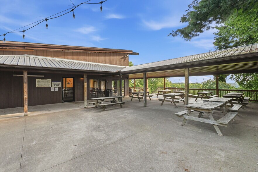More Photos Of 2637 S Cleveland Massillon Rd, Barberton Winery Vineyard For Sale