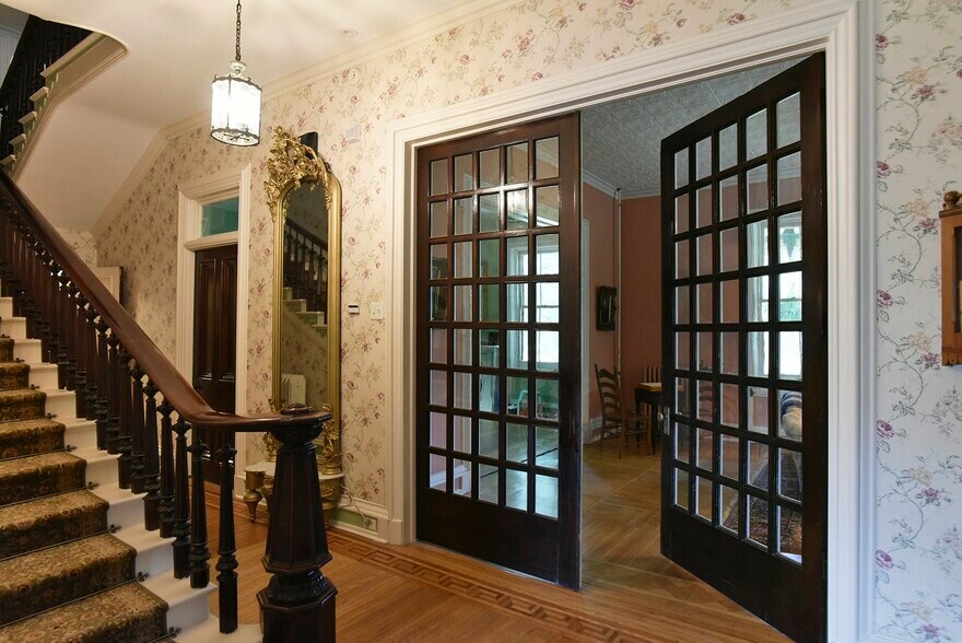 More Photos Of 827 Philadelphia Ave, Chambersburg Specialty For Sale