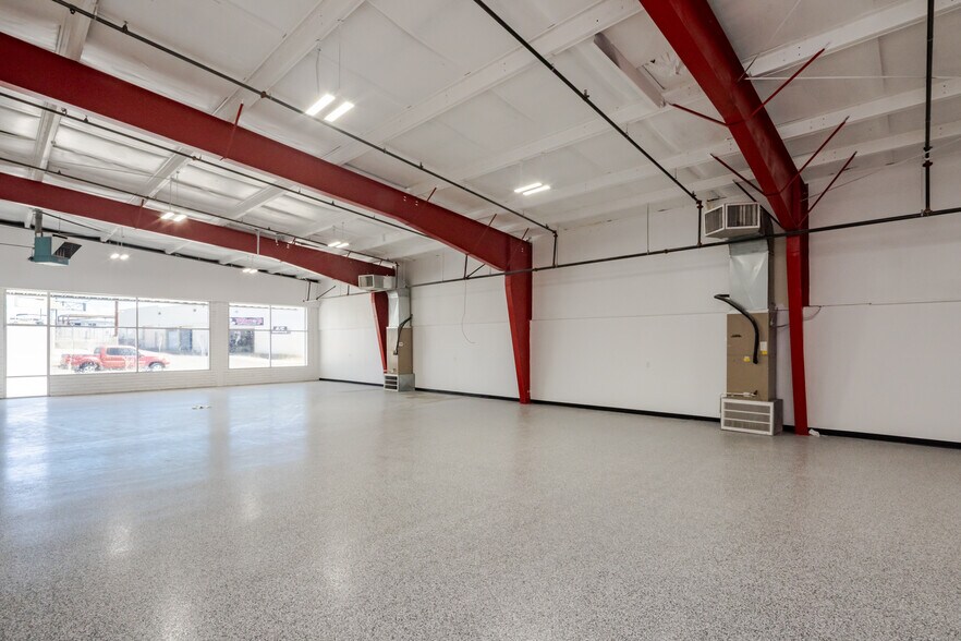 More Photos Of 1851 Commander Dr, Lake Havasu City Freestanding For Lease