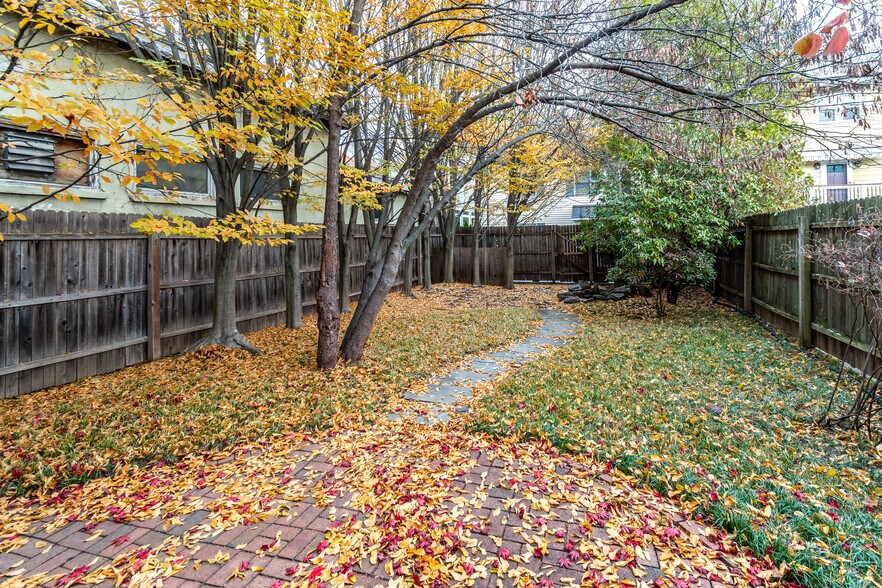 More Photos Of 24 N Main St, Lambertville Office For Sale