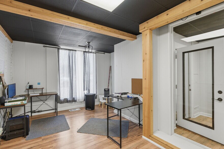 More Photos Of 302 N Main St, Newton Office Residential For Sale