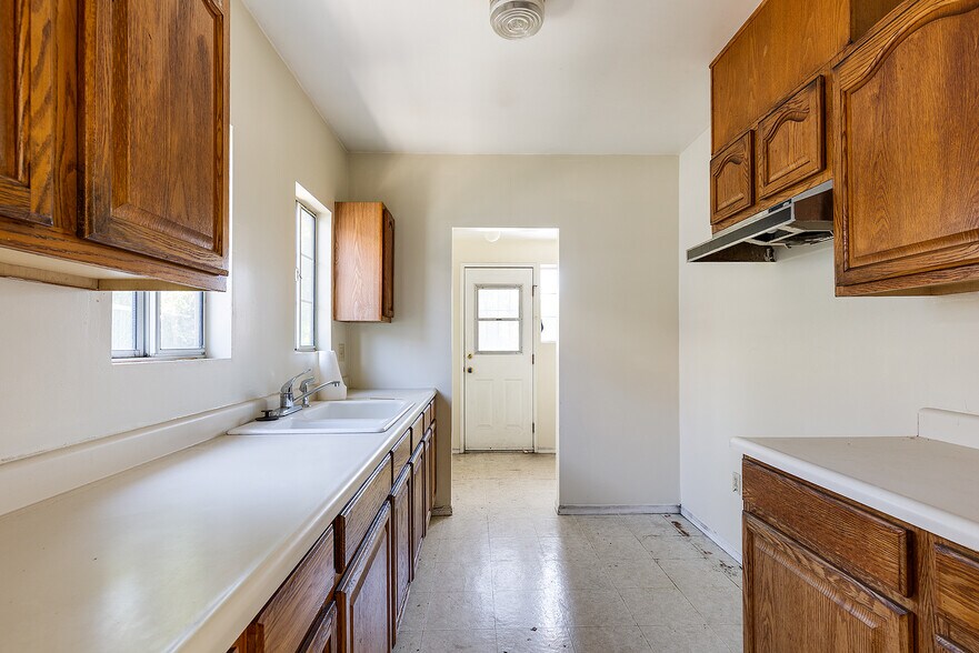 More Photos Of 5628-5630 York Blvd, Los Angeles Storefront Retail Residential For Sale
