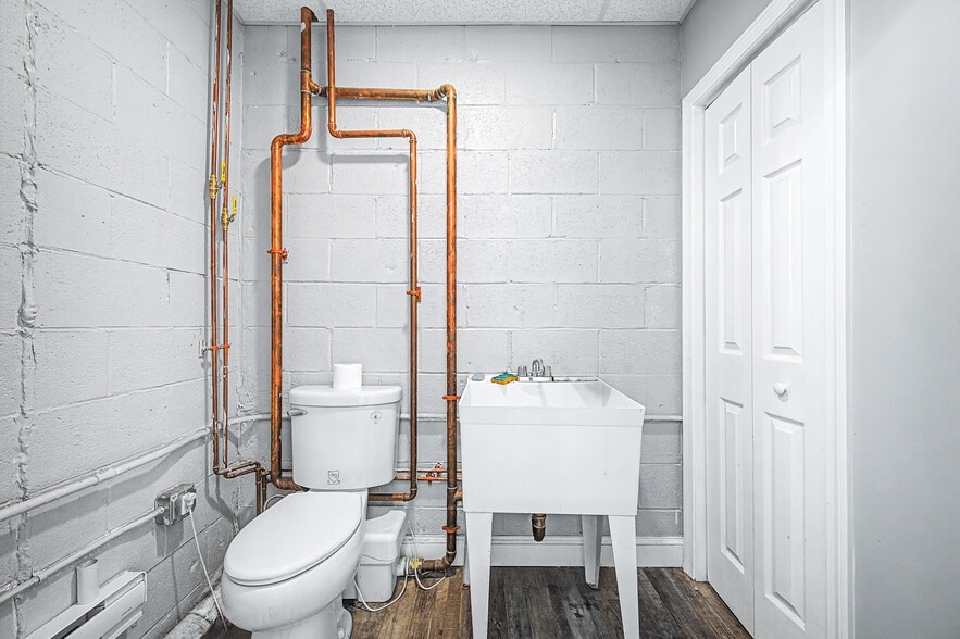 More Photos Of 204 Providence St, Hyde Park Industrial For Lease