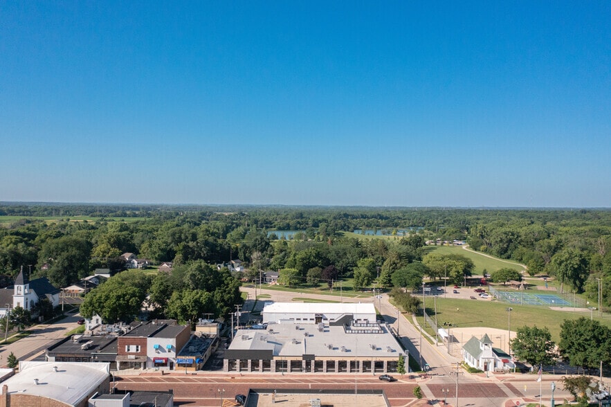 125 E State St, Cherry Valley, IL 61016 Retail For Lease