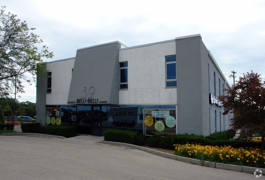 More Photos Of 39 S Milwaukee Ave, Wheeling Medical For Sale