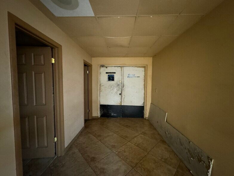 More Photos Of 1010 Us-27 Hwy, Sebring Office For Lease