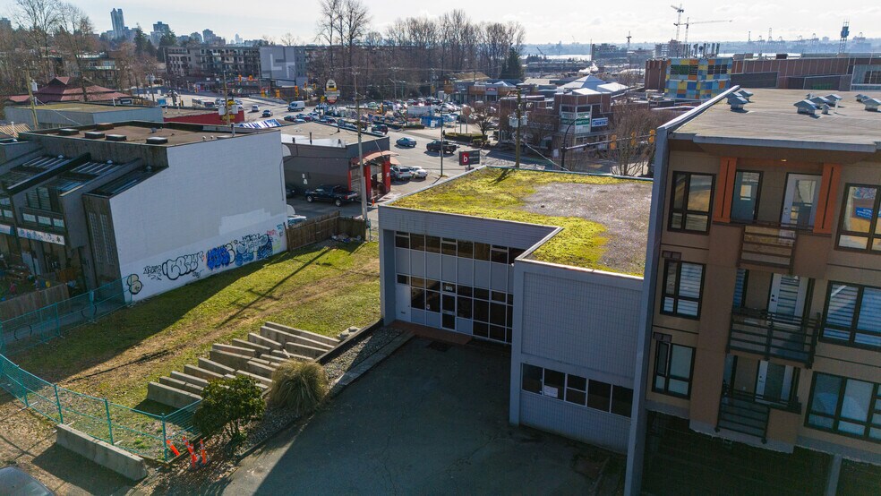 More Photos Of 843 15th St W, North Vancouver Land For Lease