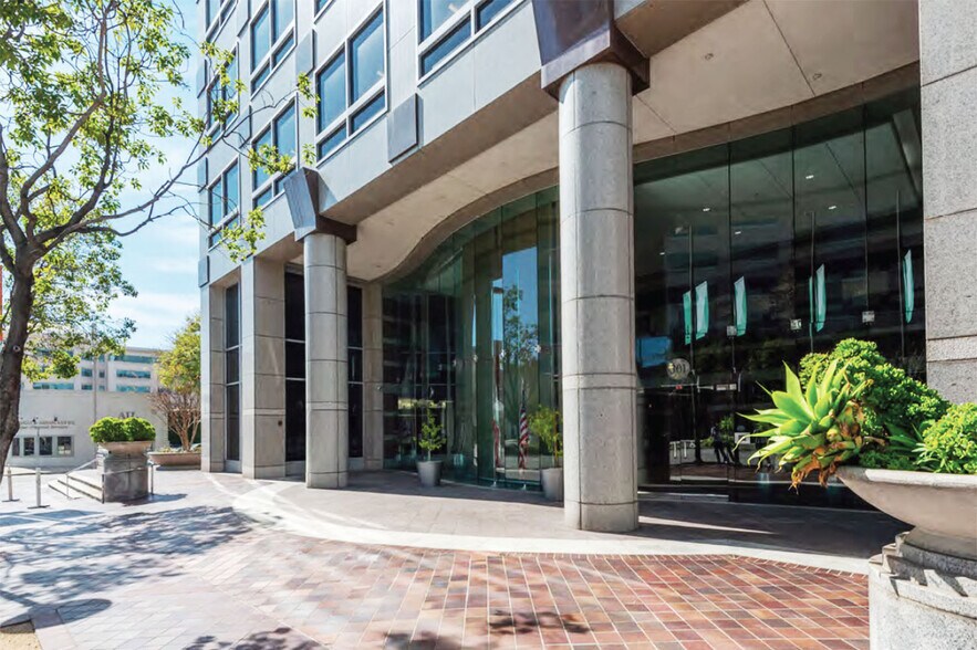 More Photos Of 301 N Lake Ave, Pasadena Office For Sale